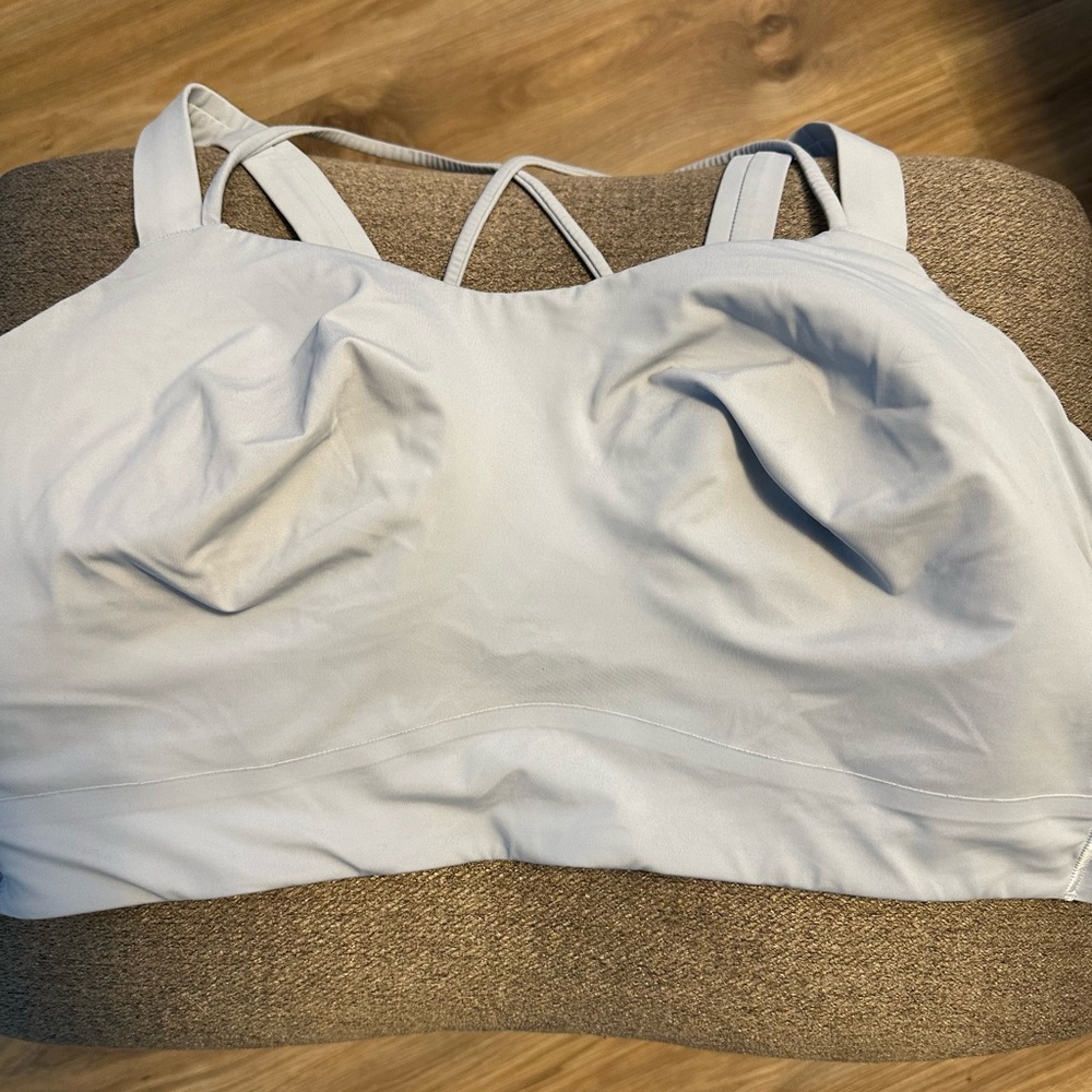 Lululemon Like A Cloud bra. Size 12, excellent condition